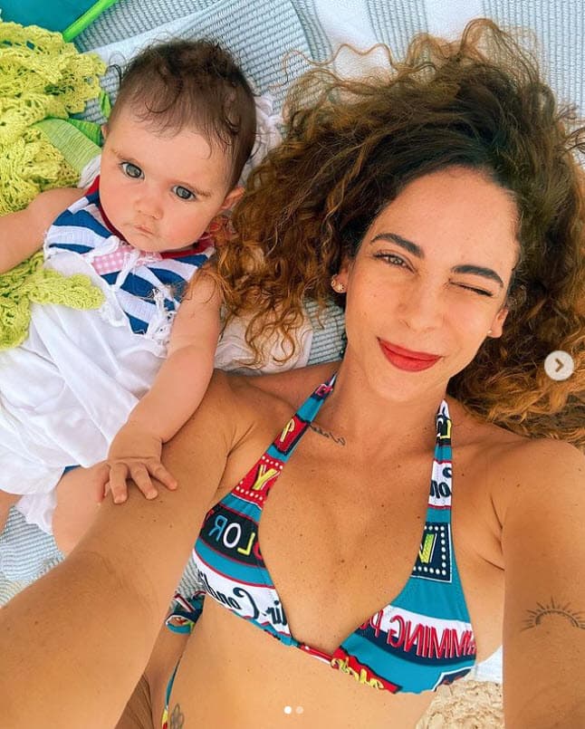 "La vida es lo que siempre ha sido. El hilo no está cortado. ¿Por qué estaría yo fuera de tu mente solo porque estoy fuera de tu vista? Volverás a encontrar mi corazón. Volverás a encontrar mi ternura acentuada. Enjuaga tus lágrimas y no llores si me amas. -San Agustín".
<br>