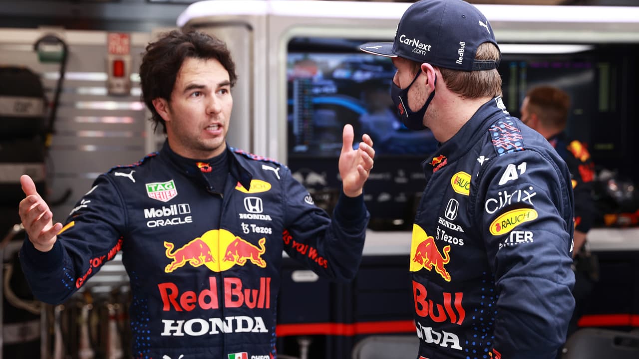 Sergio Pérez llama idiota a Valtteri Botas en plena carrera