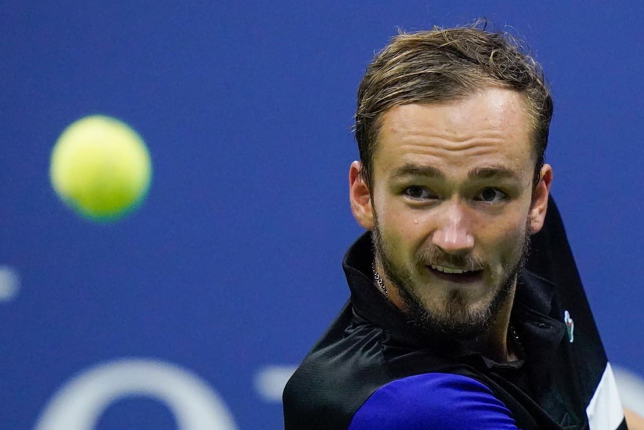 Con parciales de 6-2, 7-6 y 7-6, accedió al que será su cuarto enfrentamiento con Zverev en Grand Slam; la última ocasión, Thiem se llevó la victoria.