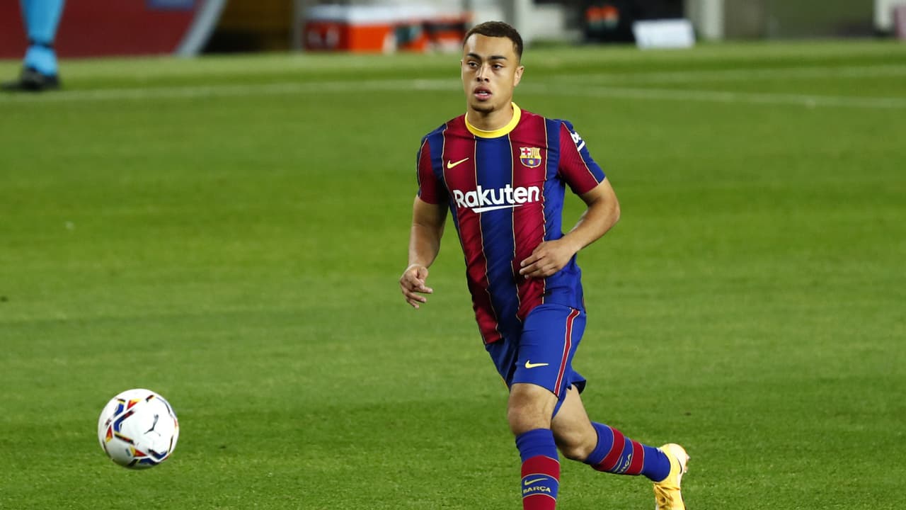 Para Sergiño Dest no había penal sobre Sergio Ramos