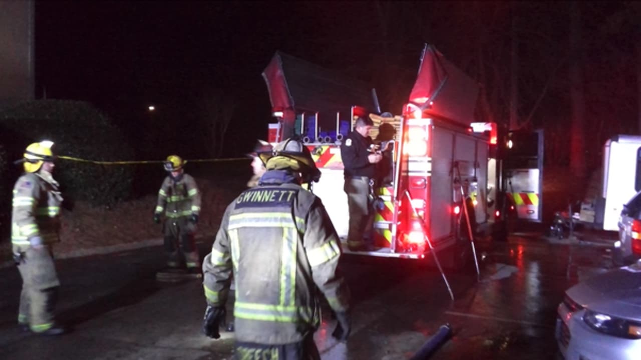 Incendio en Norcross provoca la evacuación de 30 personas