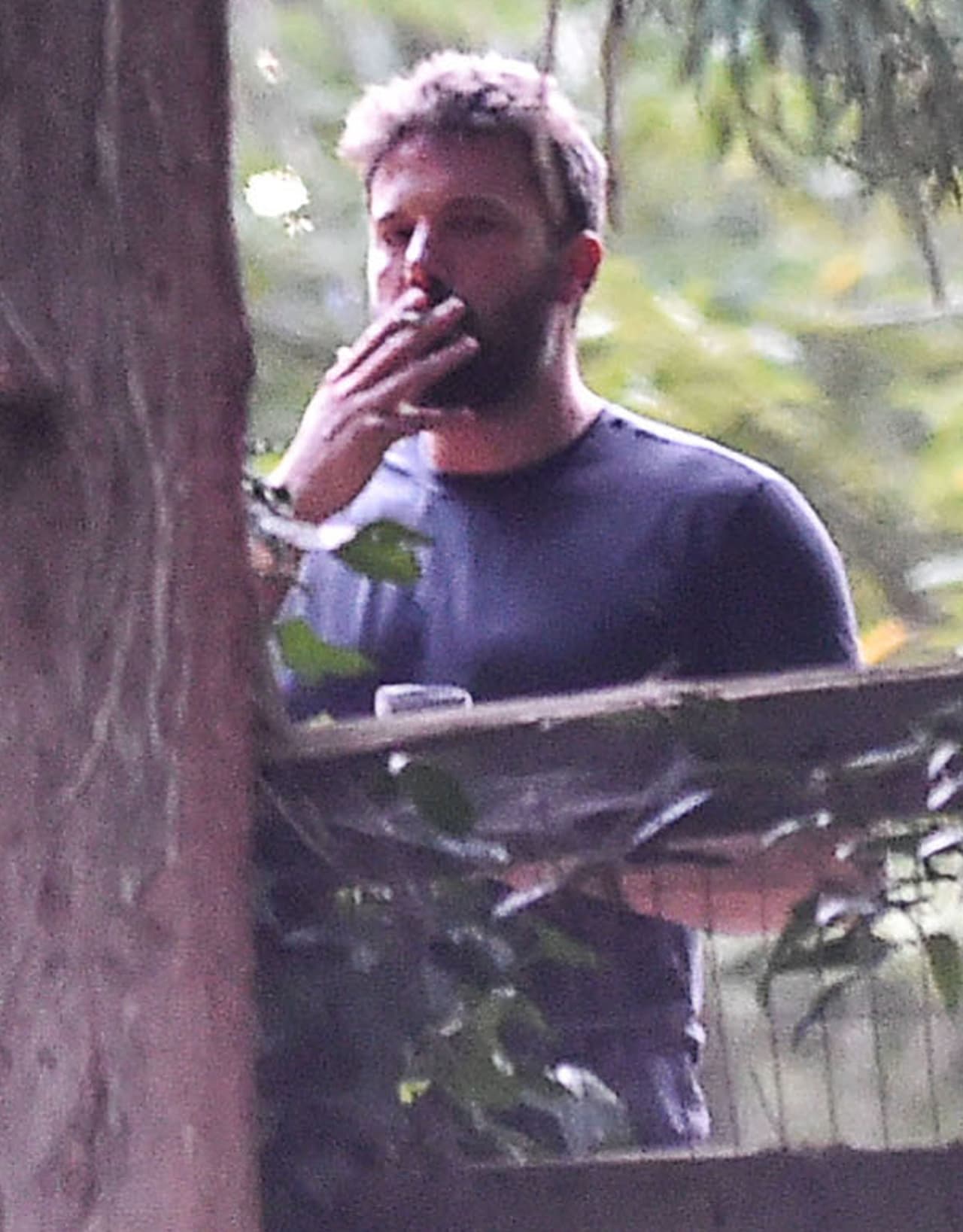 Ben bebía y fumaba cuando las fotos fueron tomadas.