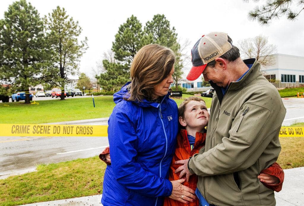 "Tenía un bate en mi mano, si moría lo iba a hacer peleando": el testimonio de un estudiante que sobrevivió al tiroteo en Denver
