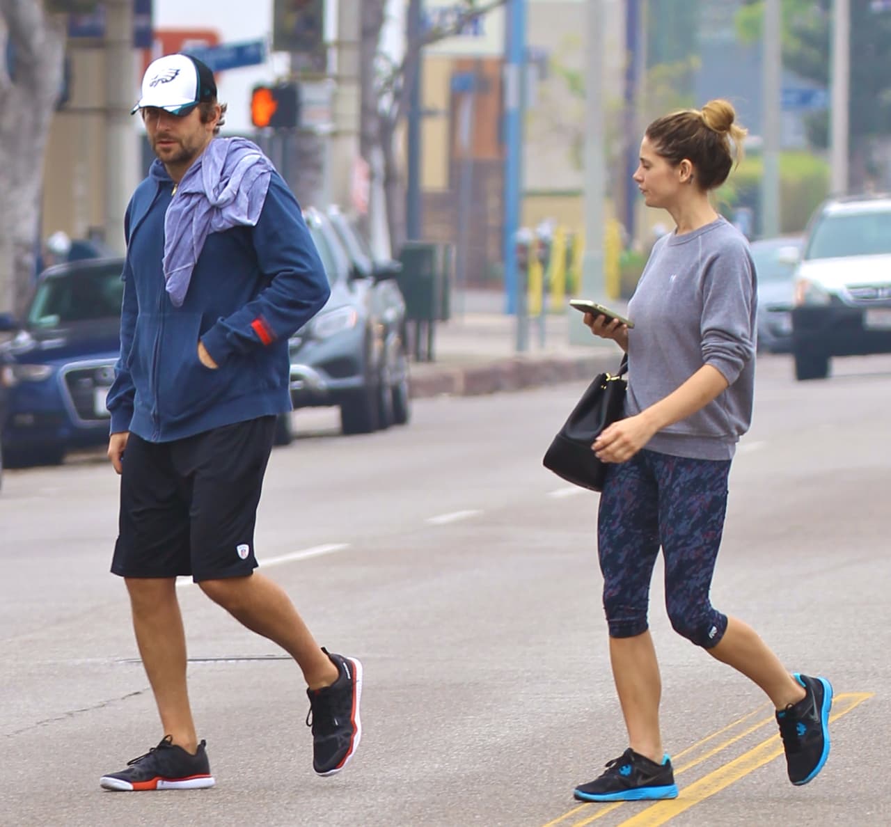 El guapo actor nuevamente estaba muy bien acompañado, pero no era Naomi Campbell ni Irina Shayk la que caminaba a su lado.