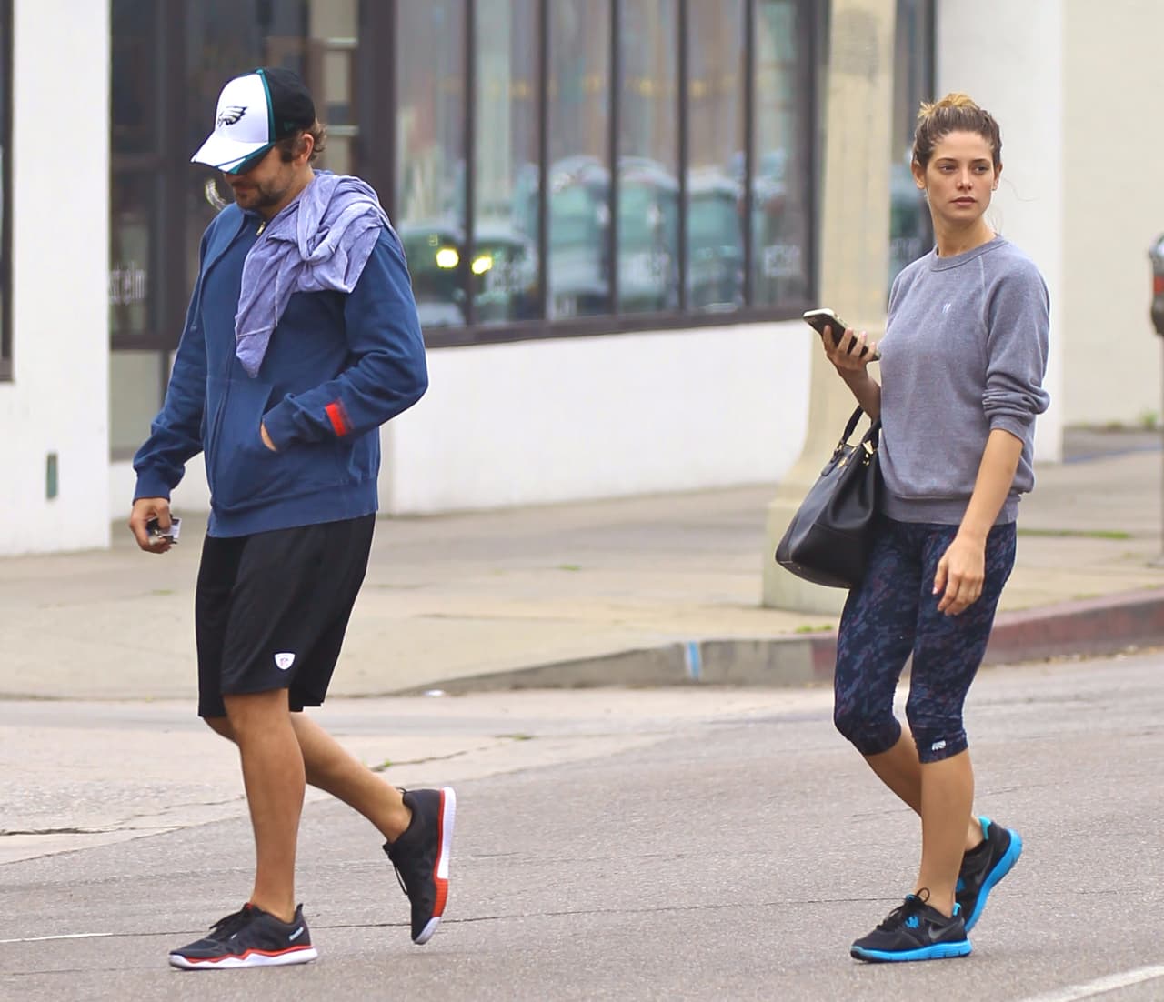 Bradley tiene muchísimas amiguitas.