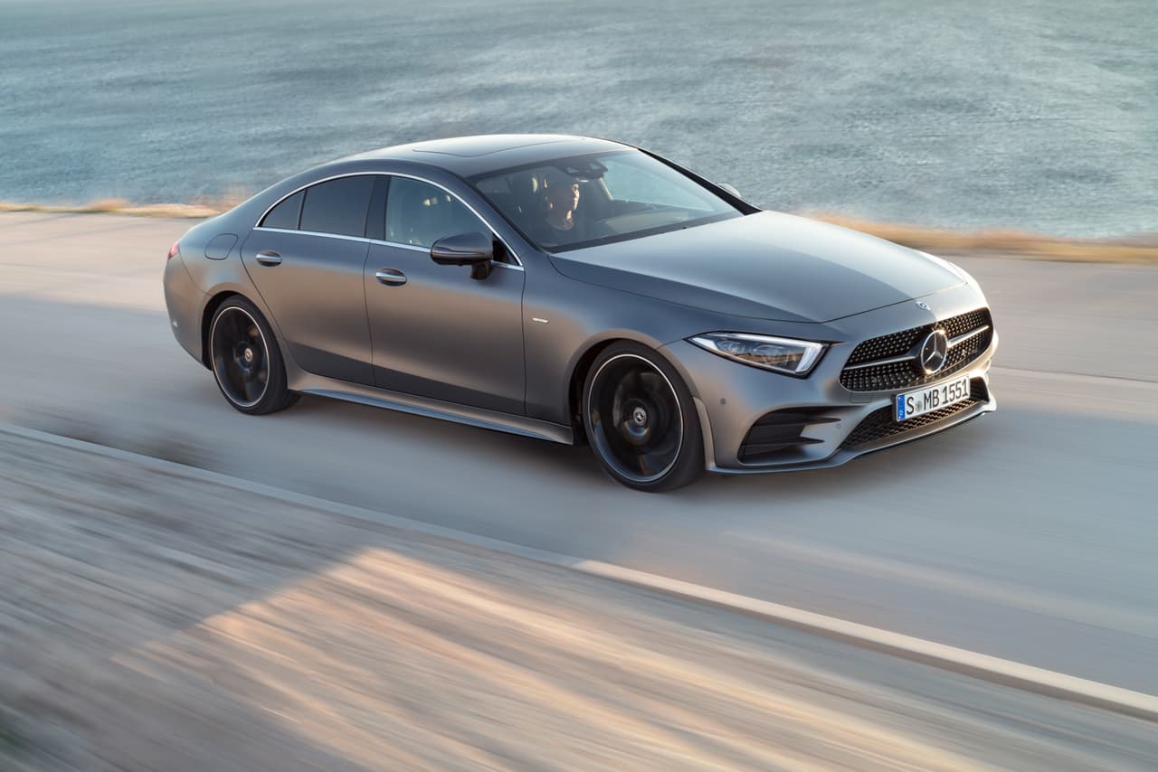 <b>Mercedes-Benz CLS 2019</b>
<br>Se trata de la tercera generación de coupé de cuatro puertas, el cual cuenta con líneas impecables y coherentes.