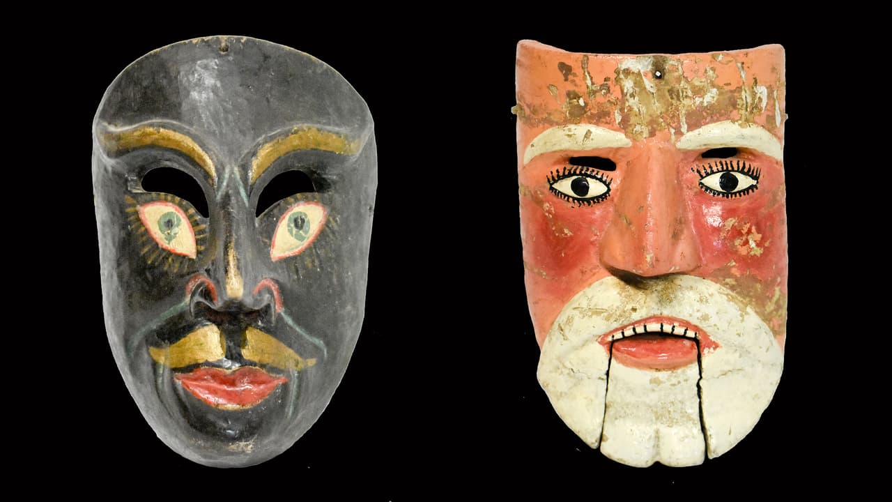 Las máscaras están elaboradas de madera, piel y otros materiales pertenecientes a las distintas regiones y culturas de México.