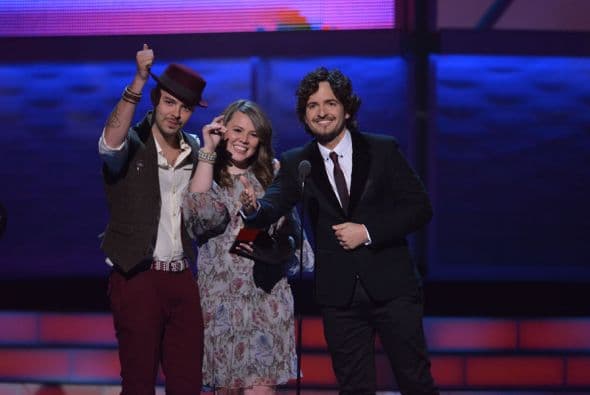 8. La edición de 2012 hizo cambios históricos en sus categorías. Ese año se estableció, por primera vez, ampliar el número de nominados en sus categorías principales, de cinco se amplió a 10. Las categorías que tuvieron esta modificación fueron Mejor Álbum, Mejor Canción, Mejor Letra y Mejor Artista Nuevo del Año.