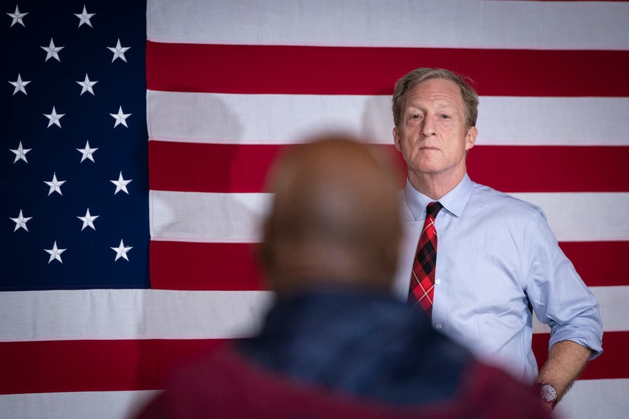 Tom Steyer pide una agenda progresista al dar su respaldo a Joe Biden 