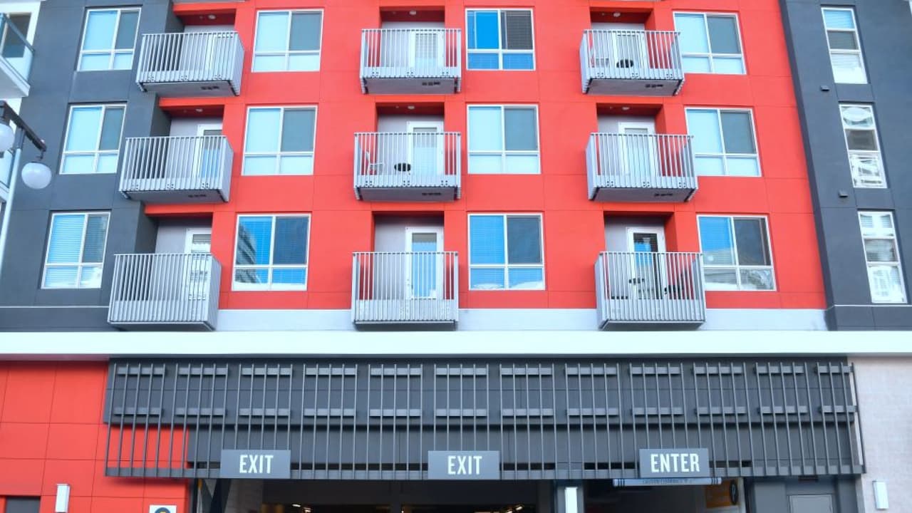 ¿Aplicaste a la ayuda para la renta 'Housing Is Key'? Te contamos cómo saber en qué va tu solicitud