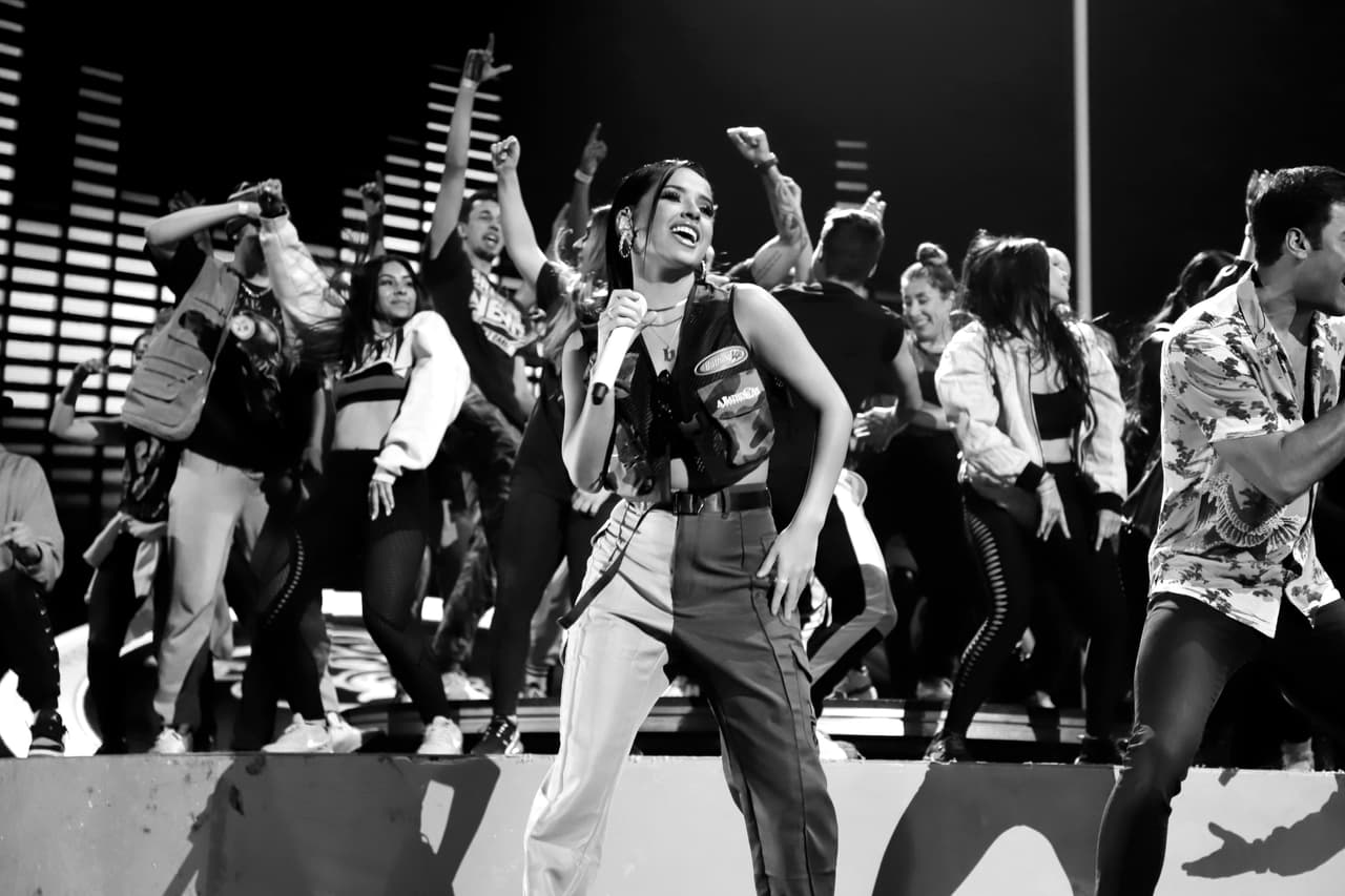 En el ensayo, la joven artista cuyo nombre verdadero es Rebbeca Marie Gomez, hizo gala de su capacidad como bailarina.