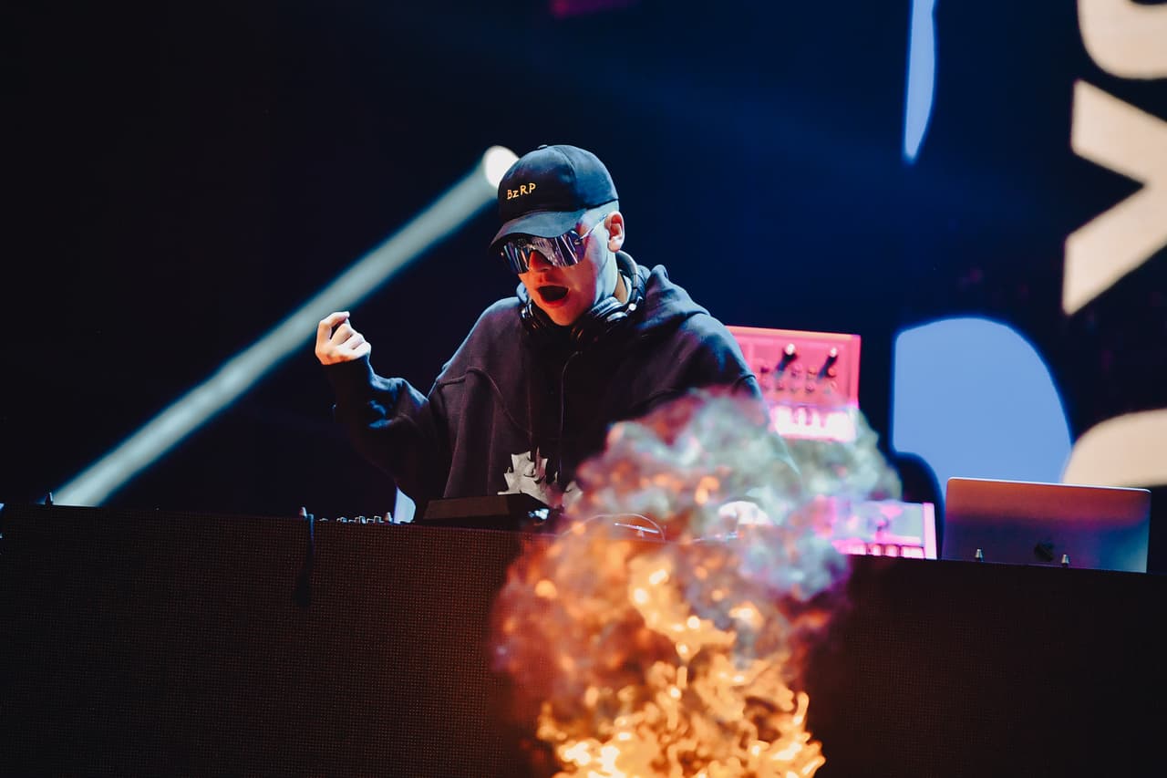 Varios de sus éxitos con Eladio Carrión, L-Gante y Residente, hicieron parte de las sesiones que presentó a Bizarrap en el Uforia Mix Live.