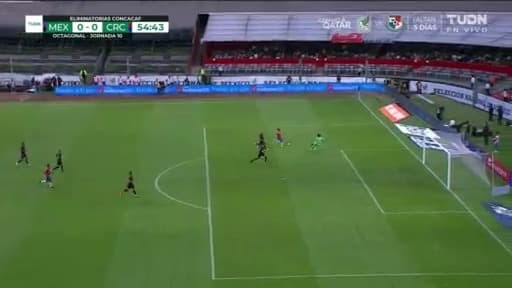 ¡Otra vez se acercan los ticos! Memo achica y Martínez se precipita