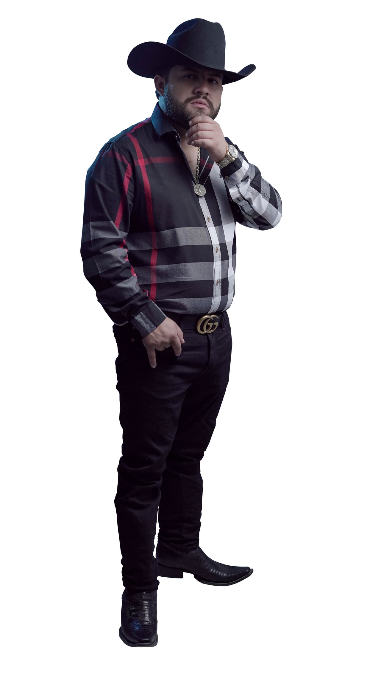 <b>Luis R Conriquez</b>
<br>Este sonorense es muy conocido por sus corridos y porque ha logrado grabar junto a grandes exponentes de su género como La Adictiva y Gerardo Ortiz, con quien grabó uno de sus grandes éxitos, ‘Andamos Recio’. Tiene un espectacular talento para componer y eso se ve en su gran producción discográfica, que suma diez álbumes desde 2018 y numerosos sencillos.
<br>
<br>Recibió su primera nominación en Premios Juventud en la terna de La Nueva Generación Regional Mexicano, pues con canciones como ‘El Búho’ ha sumado millones de reproducciones en plataformas digitales.