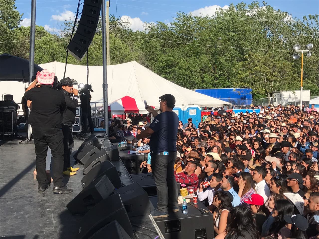 Para Raúl 'El Pelón', Carla Medrano y El Feo será muy difícil borrar de sus mentes lo vivido en la ciudad de los vientos después de este gran evento al lado de La Arrolladora Banda El Limón, Gerardo Ortiz, Calibre 50 y más.