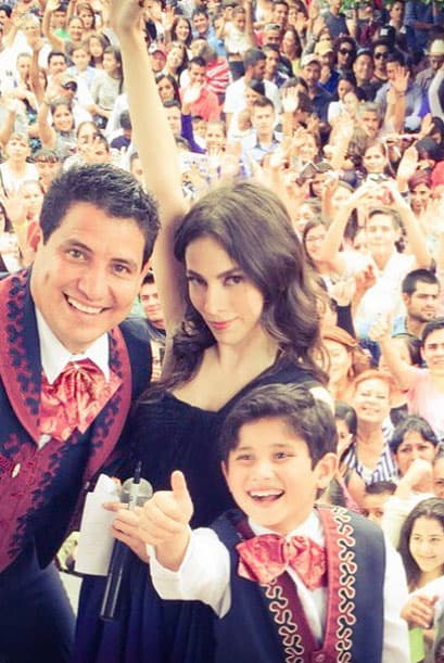 Alejandro Cervantes también los acompañó. La cantante dijo que ganaran o no Me Pongo de Pie, ella estaría con ellos apoyándolos en todo.