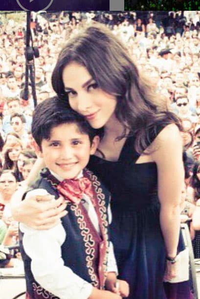 Paty promete y sí cumple, y su pequeño Max estuvo con ella cantando en uno de sus shows.