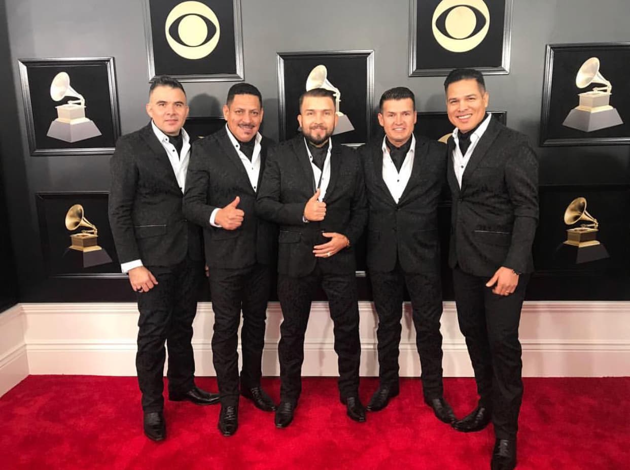 Al igual que la madre de todas las bandas, la
<a href="https://www.univision.com/temas/banda-el-recodo"><b>Banda El Recodo de Don Cruz Lizárraga</b></a>.