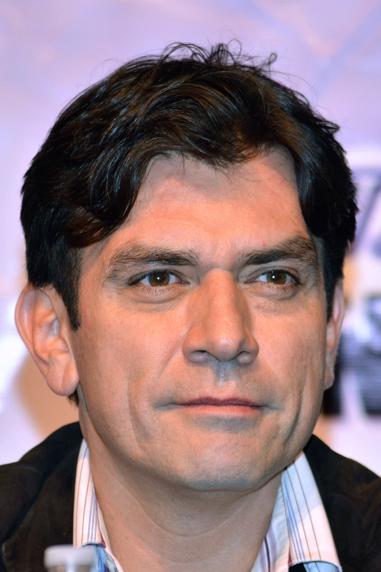 Una de estas afecciones es una condición en la columna que tiene que operarse, pero ha pospuesto por miedo a quedar paralítico.