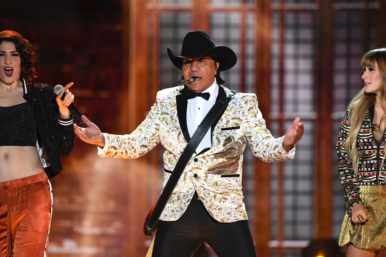 La agrupación también participó en una de las telenovelas más exitosas de la televisión mexicana, 'Dos mujeres, un camino' (1993), al lado de Biby Gaytán, Erik Estrada y Laura León.
<br>