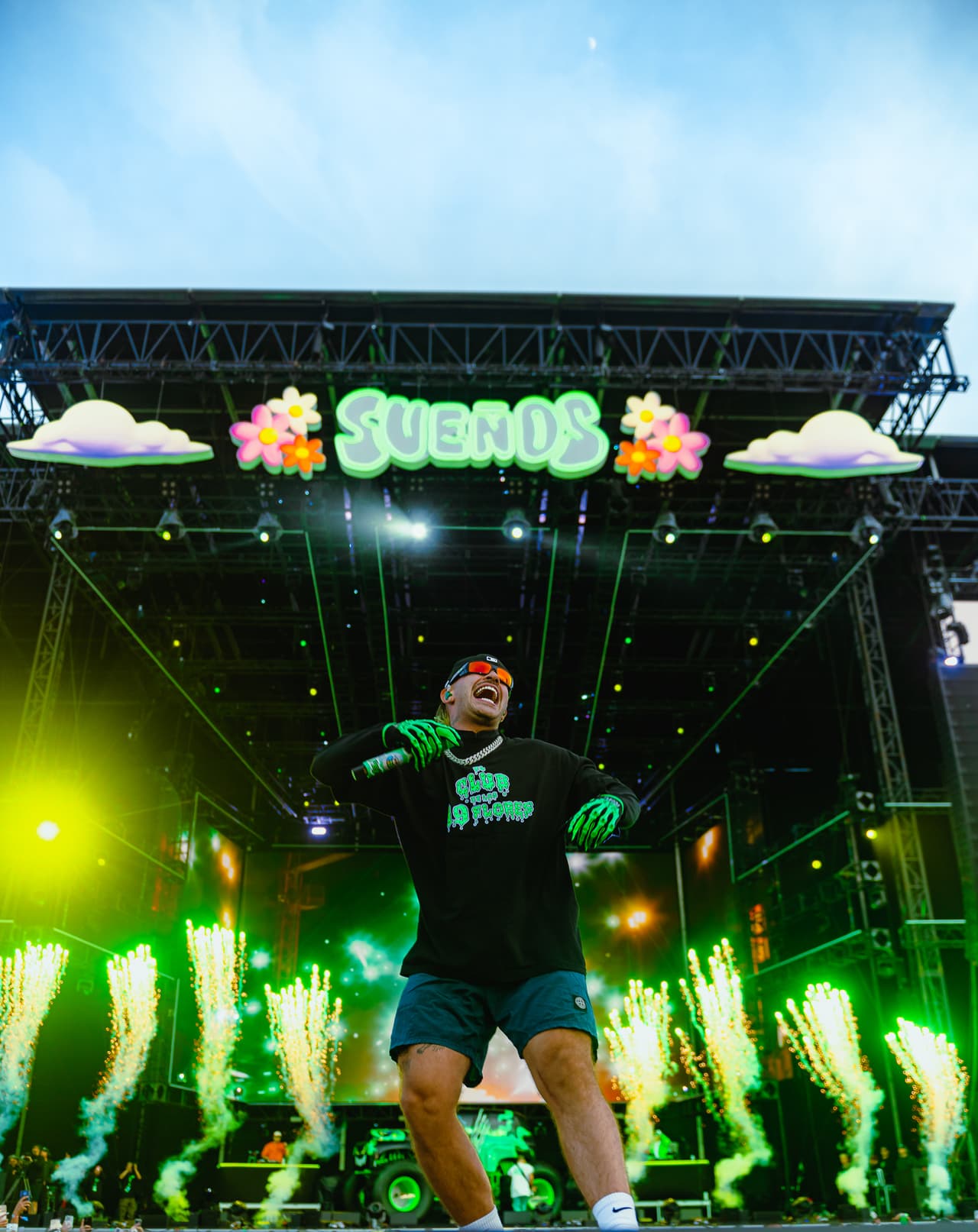 El color verde inundó Grant Park con la presentación de Feid y éxitos como Chorrito pa las Ánimas y Ferxxo 100.