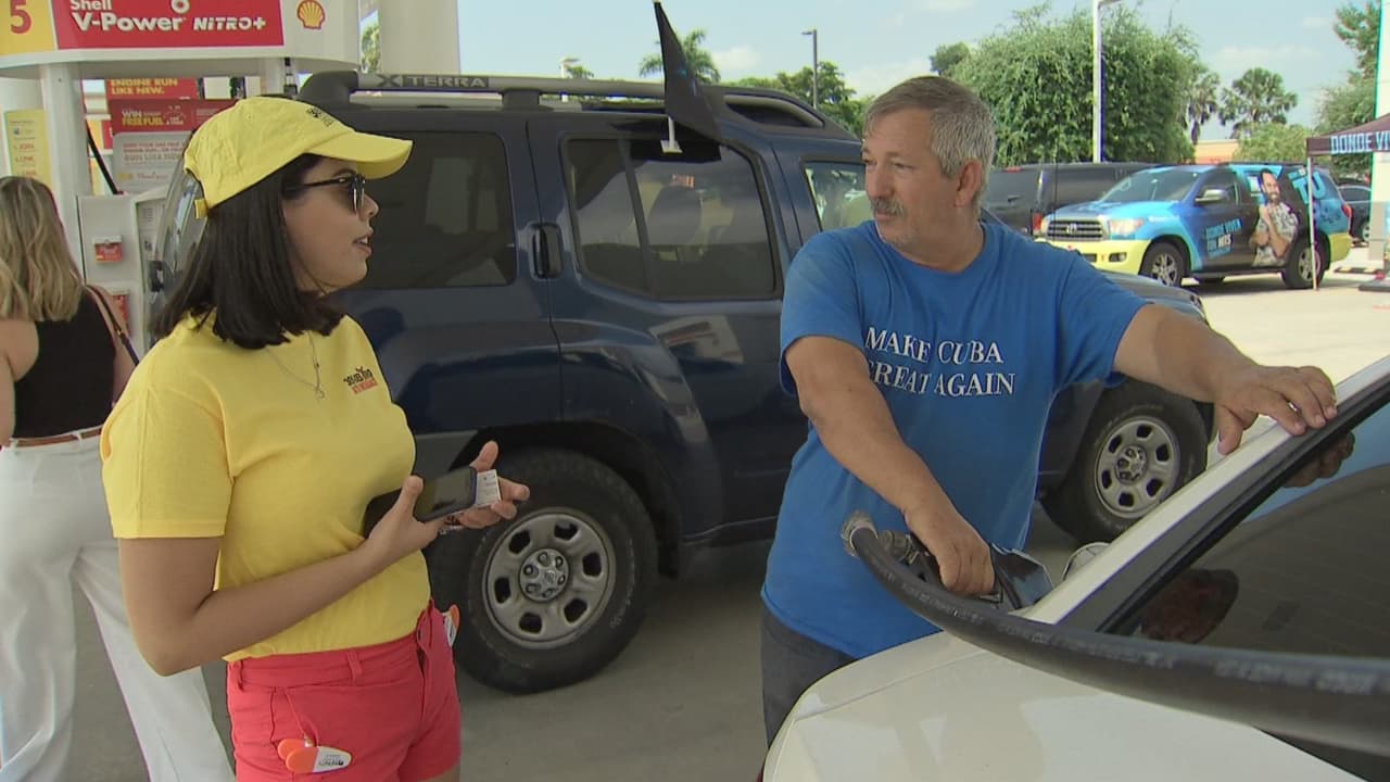 También puede limpiar con paños desinfectantes los carritos de compra en los supermercados y la manguera al echar gasolina.
<br>