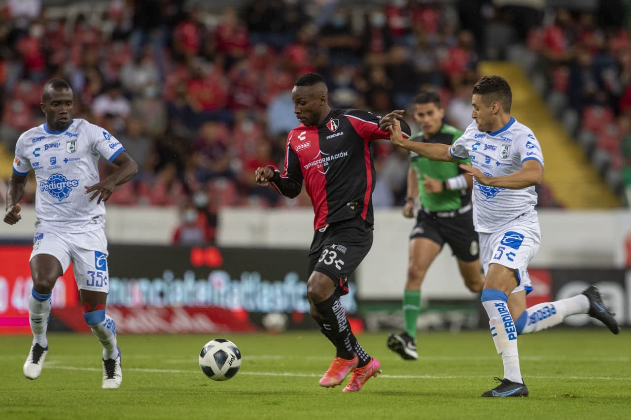 Julio Furch y Christopher Trejo son los encargados de anotar en la victoria 2-0 sobre Querétaro.