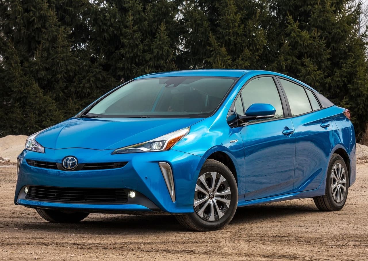 <h3 class="cms-H3-H3"><b>10. Toyota Prius</b></h3>
<br>
<br>
<b>Precio promedio en octubre de 2020:</b> $17,917
<br>
<br>
<b>Diferencia en dólares con respecto a octubre de 2019:</b> -$194
<br>
<br>
<b>Diferencia en porcentaje con respecto a octubre de 2019: </b>-1.1%