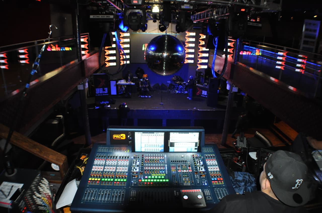 Los fans de La X disfrutaron nuestro concierto exclusivo con Jory Boy en Stage 48.