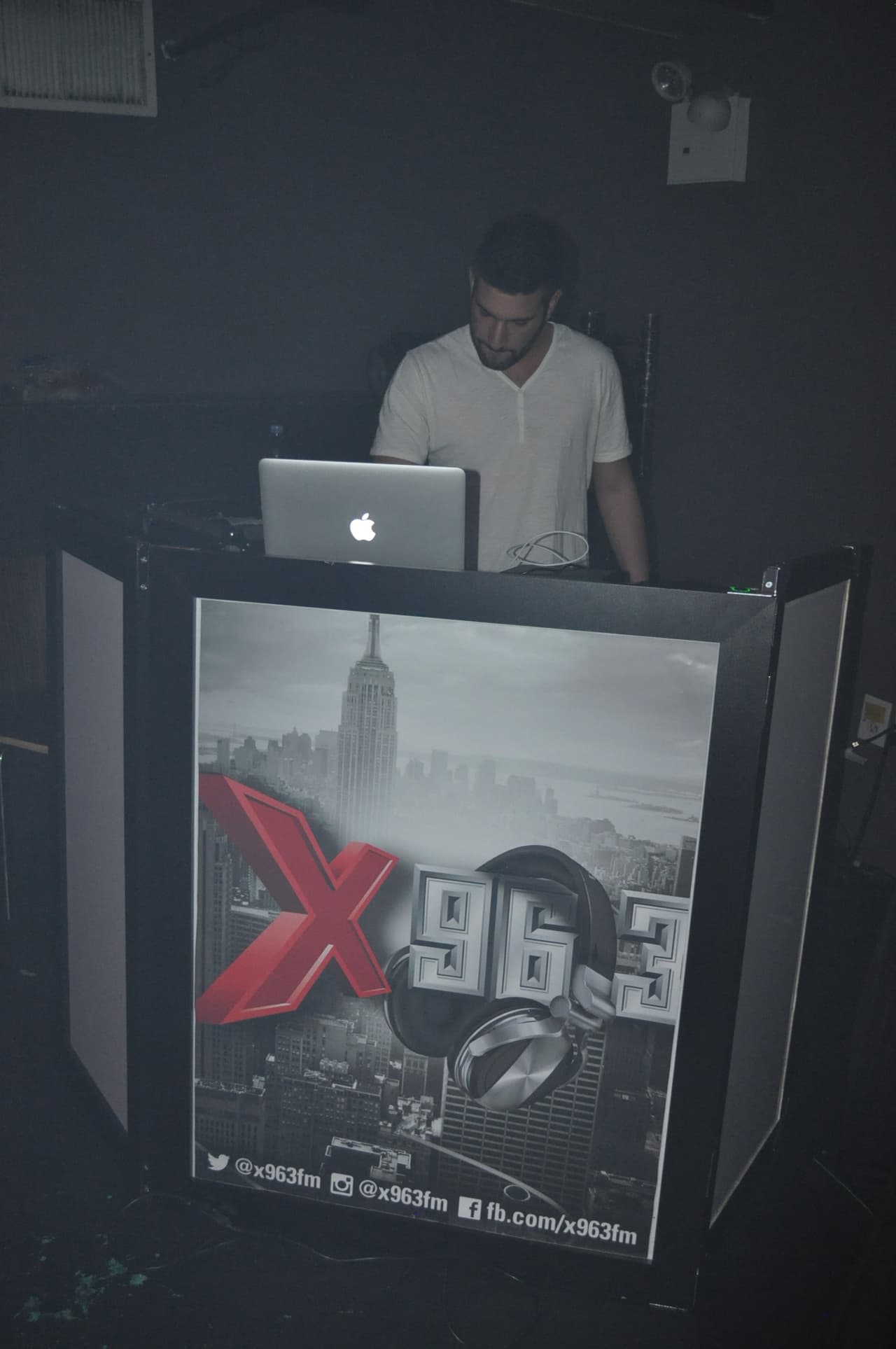 Los fans de La X disfrutaron nuestro concierto exclusivo con Jory Boy en Stage 48.