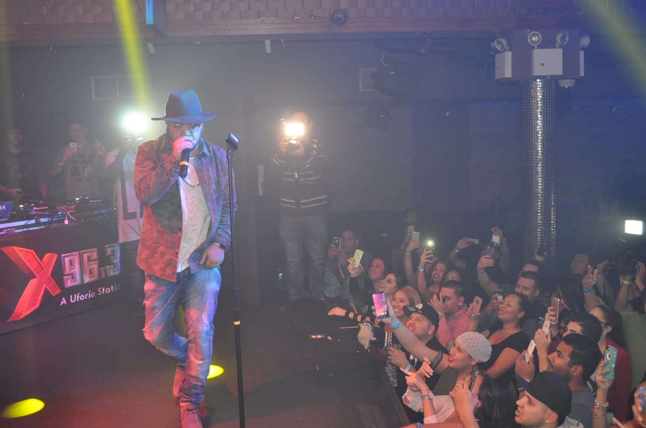 Los fans de La X disfrutaron nuestro concierto exclusivo con Jory Boy en Stage 48.