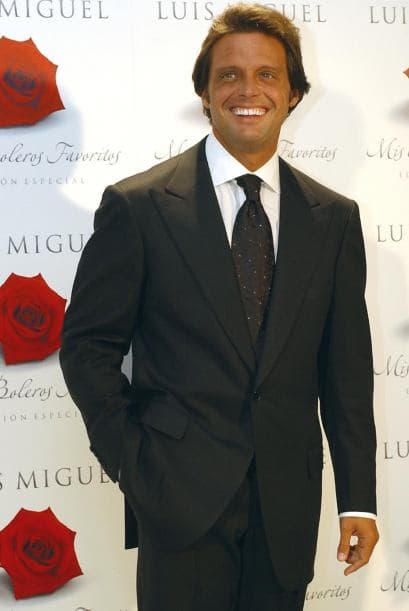 Luis Miguel se cansó de las burlas por tener unos dientes feos y un buen día decidió efectuar una cirugía dental para quitarse el espacio entre sus dientes frontales.