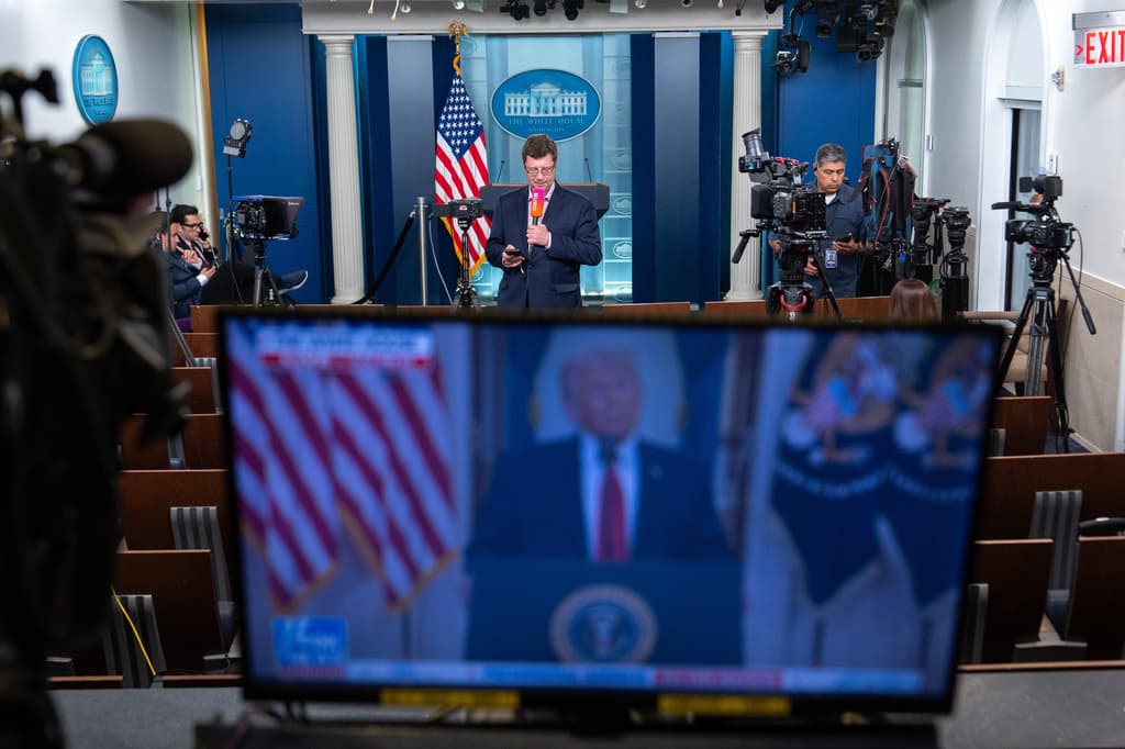 EEUU reduce las visas de periodistas extranjeros a 240 días; 90 días para los chinos