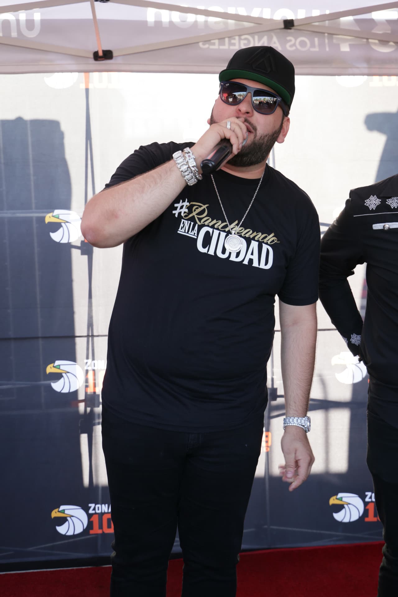 El Fantasma fue el responsable de que la entrega de mochilas fuera posible.
<br>