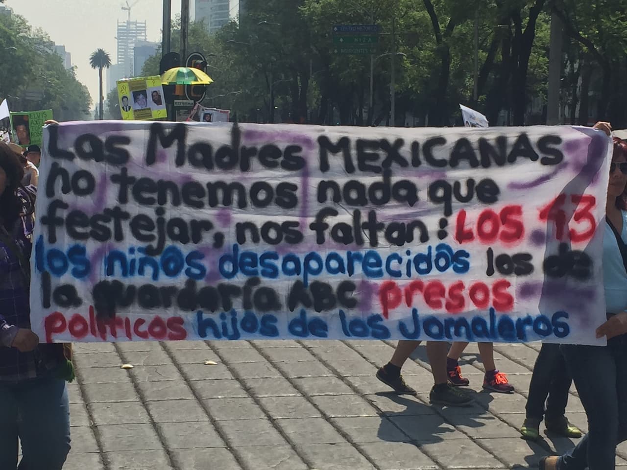 Madres marchan por sus hijos desaparecidos en la Ciudad de México