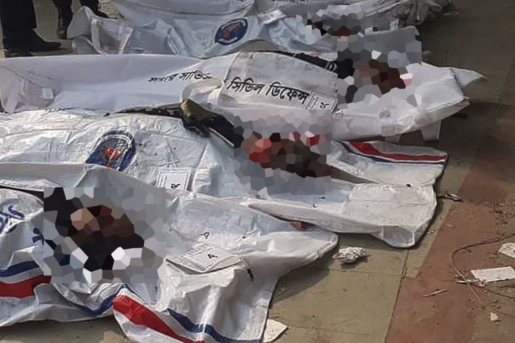 Varios cadáveres de las víctimas del incendio.