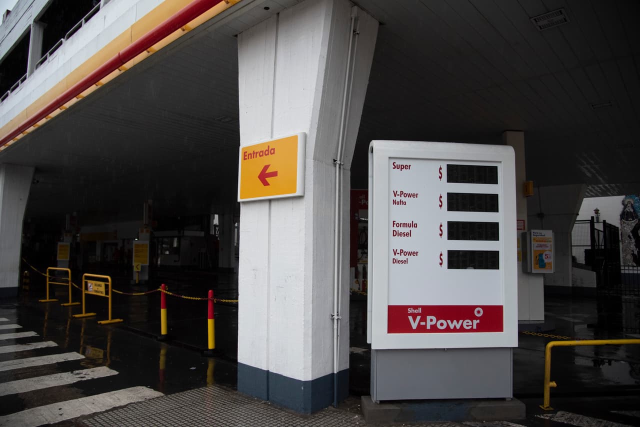 El apagón masivo también afectó el transporte público, cortando el suministro de agua e interrumpiendo las comunicaciones telefónicas y el servicio de internet.
<br>