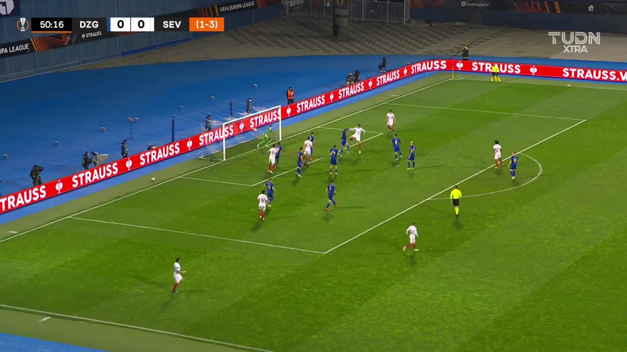 ¡TIRO ATAJADO! disparo por Thomas Delaney.