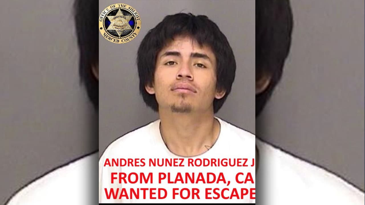 <b>Andrés Nunez Rodríguez, </b>21 años de edad, hispano, mide 5'07 ”, pesa 145 libras, tiene cabello negro, ojos marrones, y su última dirección conocida fue en Planada, Calfornia.
<br>
<br>Cargos actuales:
<b> Intento de asesinato, tiroteo en una vivienda habitada, </b>participación en una pandilla criminal, delincuente en posesión de un arma de fuego.