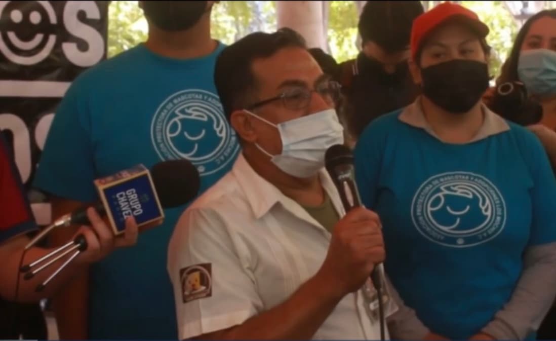 “Rodolfo, ese perrito insignificante y mugroso que fue despreciado no ha muerto”, grita con micrófono en mano a decenas de manifestantes, Alejandro Gomez, fundación Pro Mascotas, 
<b>uno de los muchos que exigen un castigo ejemplar al agresor</b> y políticas más categóricas para castigar este tipo de actos en el país. 
<br>