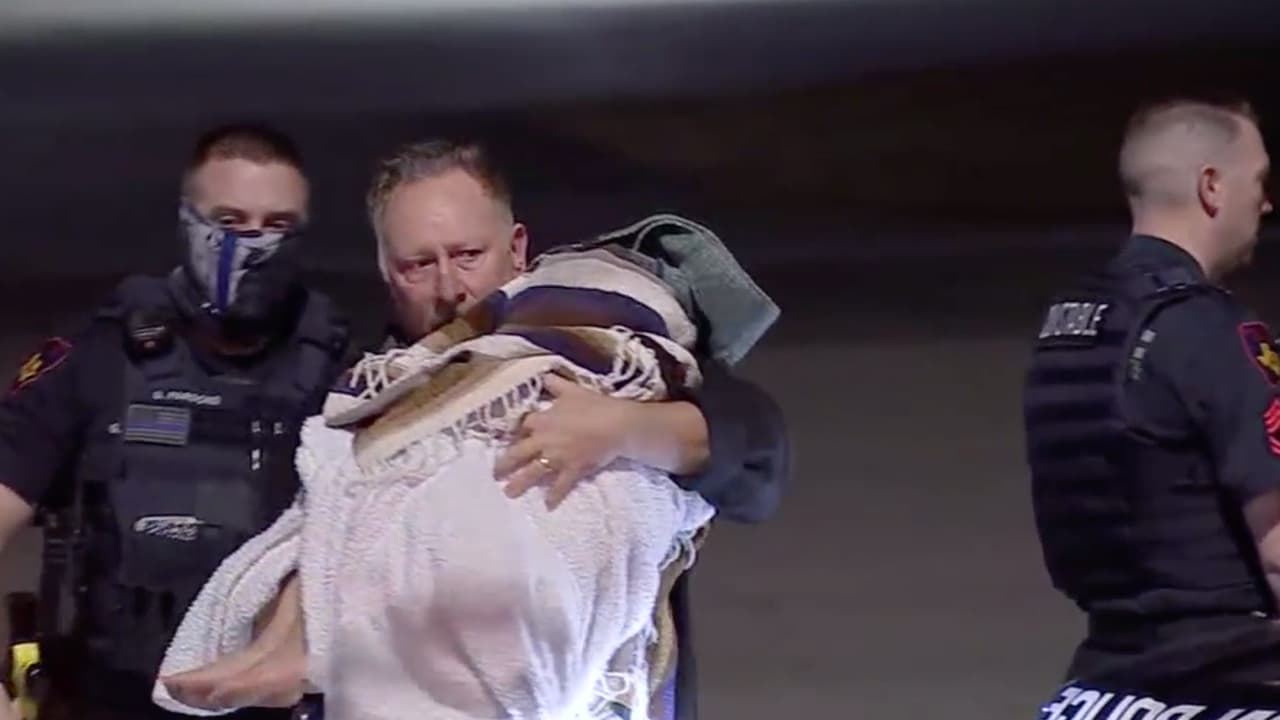 Comenzó una persecución y finalmente las autoridades pudieron rescatar al menor.