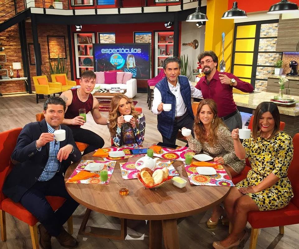 Amanece con la mejor actitud y sintoniza Hoy.