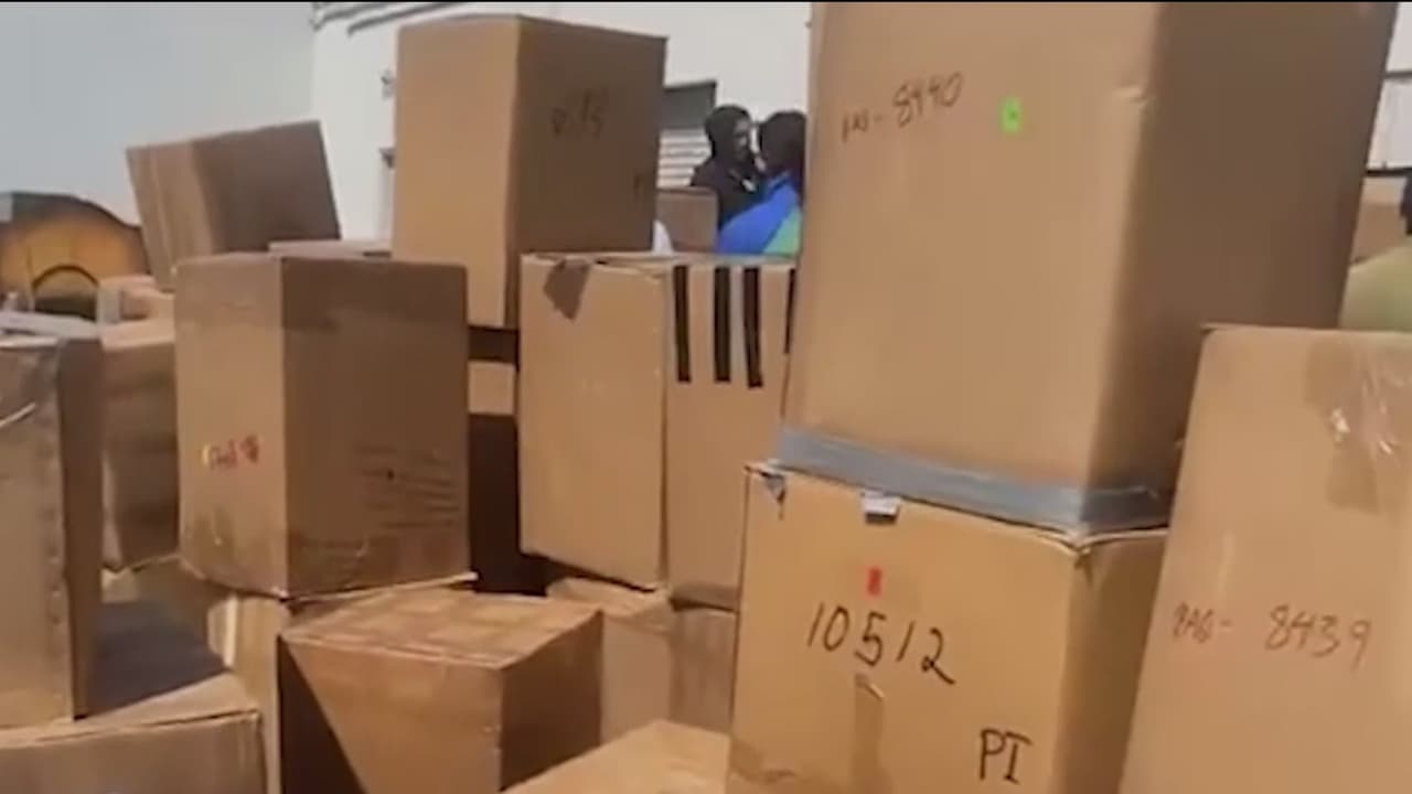 Afectados por paquetería en La Puente recuperan cajas; otros evalúan demanda en “small claims”