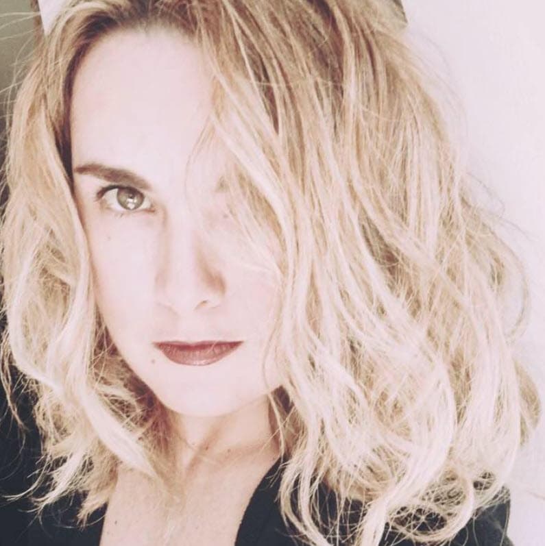 Pero la actriz, hoy retirada y dedicada a la producción, no contaba con 
<b><a href="https://www.univision.com/noticias/salud/mapa-actualizado-del-coronavirus-cifras-de-casos-confirmados-y-fallecidos" target="_blank">una pandemia mundial</a></b>. La del covid-19 que echó abajo todos sus planes. 
<br>