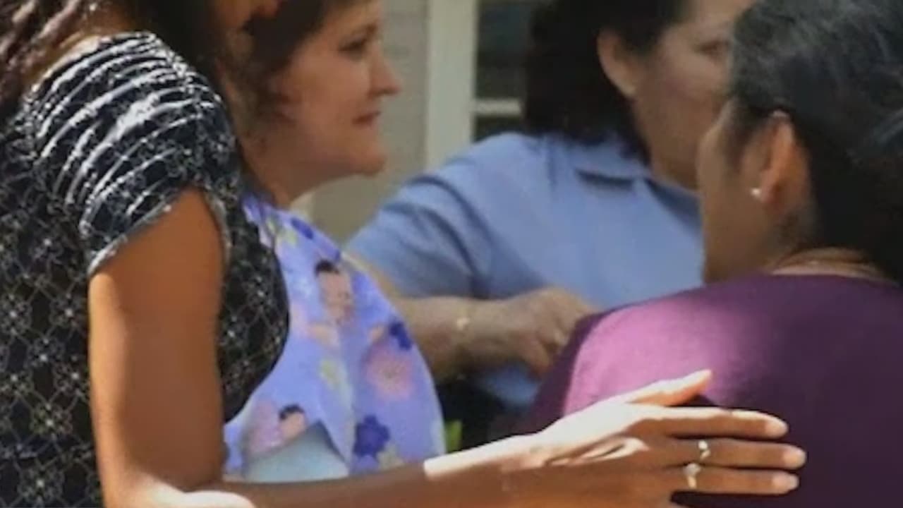Expertos alertan sobre el agotamiento en cuidadores de enfermos y piden usar apoyo comunitario