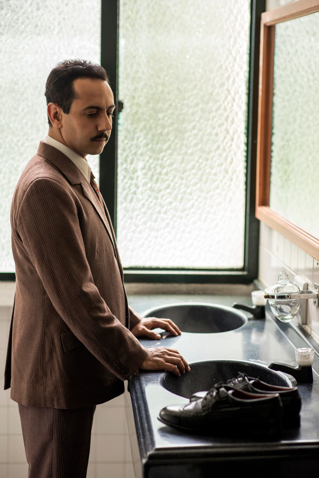 Conrado Sol, un ambicioso político, aprovecharía ese contexto para ascender en el poder.