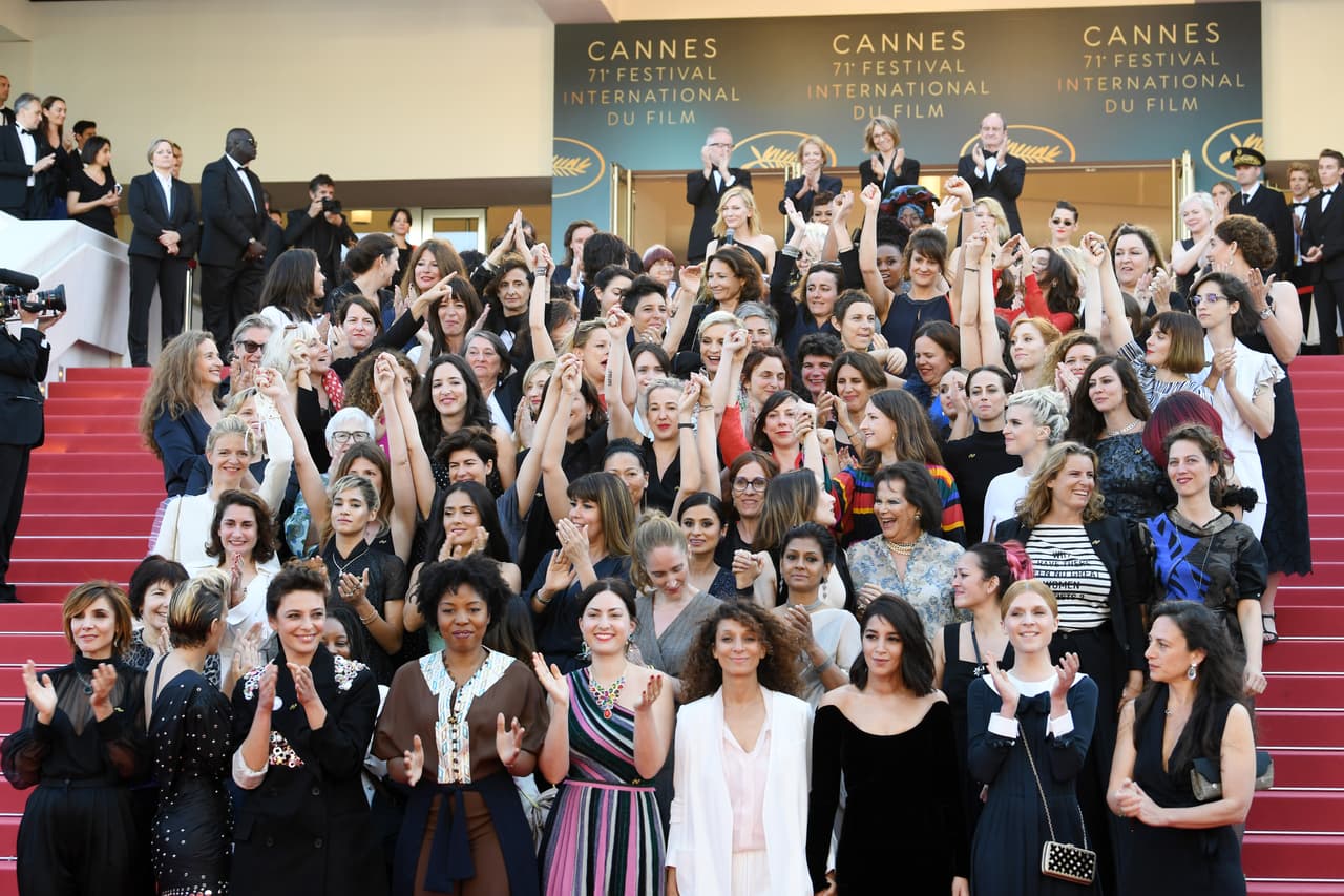 La iniciativa estaba promovida por el movimiento "Time's Up", creado el año pasado para rechazar el acoso sexual y los abusos a las mujeres, y del colectivo francés 5050 que promueve la igualdad de oportunidades en el cine.