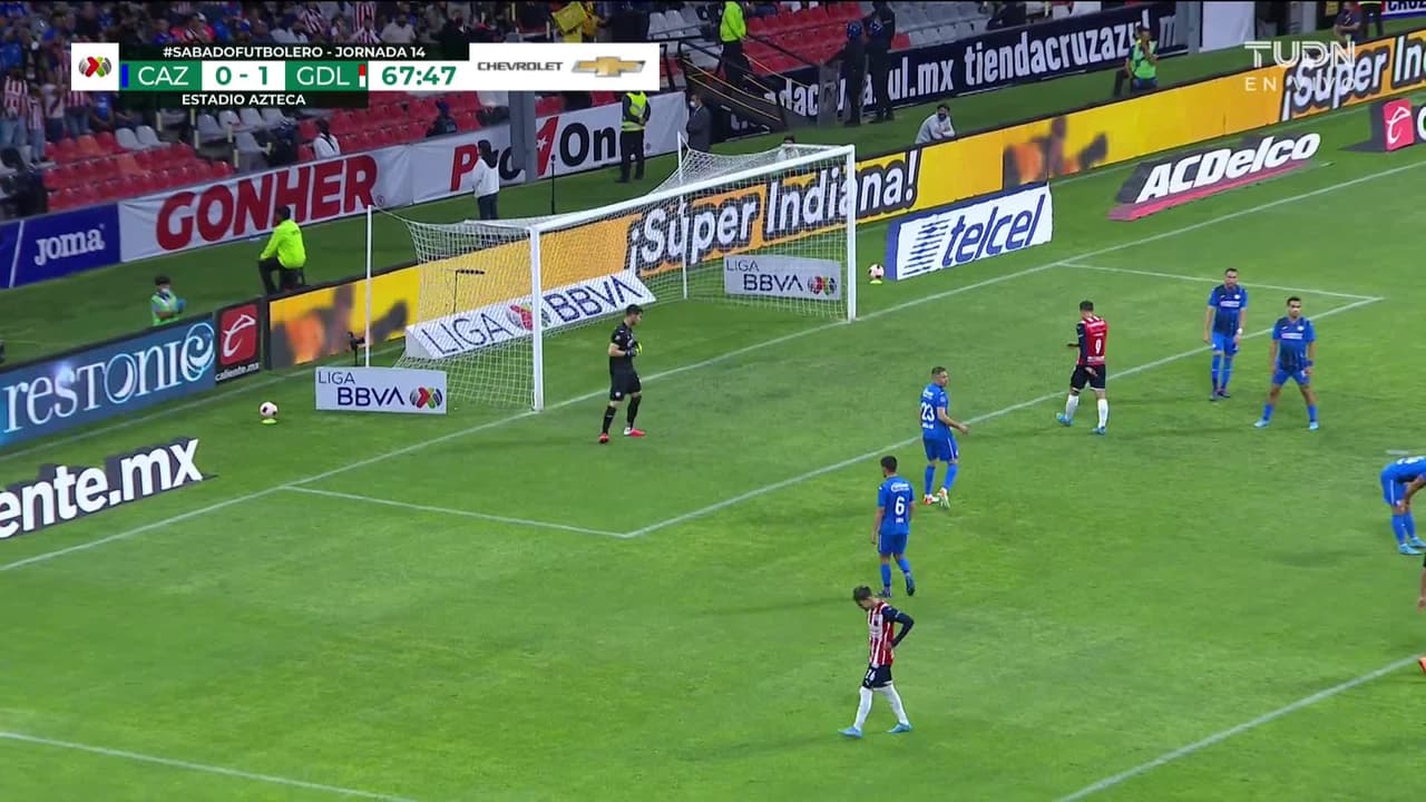 ¡TIRO ATAJADO! disparo por Roberto Alvarado.