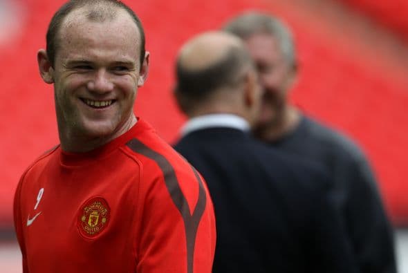 30. WAYNE ROONEY- Recientemente Coca-Cola y Rooney terminaron un acuerdo que tenía un valor de $1 millón al año; sin embargo, todavía cuenta con el apoyo económico de Nike y Electronic Arts. Rooney recibió como pago a su trabajo $24.1 millones de 2010 a 2011.