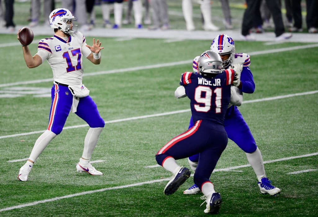 Steffon Diggs supera las 120 yardas por aire y recibe 3 pases de anotación en la victoria 38-9 sobre los New England Patriots.